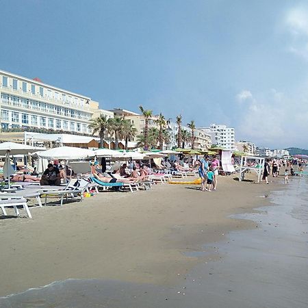 Coastal Apartment Durrës Exteriör bild